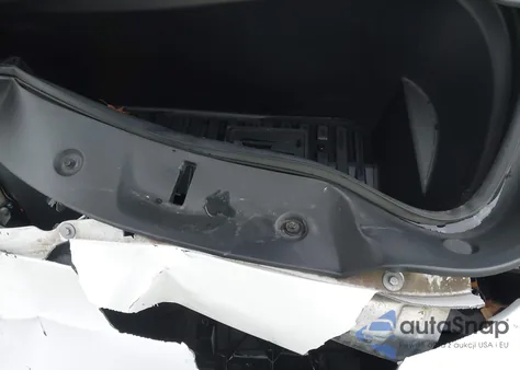 2022 Tesla Model Y Long Range Dual Motor All-Wheel Drive z USA, uszkodzony, nr VIN 7SAYGDEE3NF354410